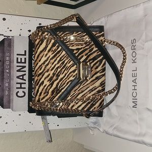 BNWT Michael Michael Kors Whitney butterscotch multi colored LG converta…